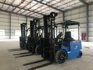 感謝蔡總的大力支持，再次購(gòu)買(mǎi)3+1臺(tái)比亞迪叉車(chē)，祝：生意興隆！